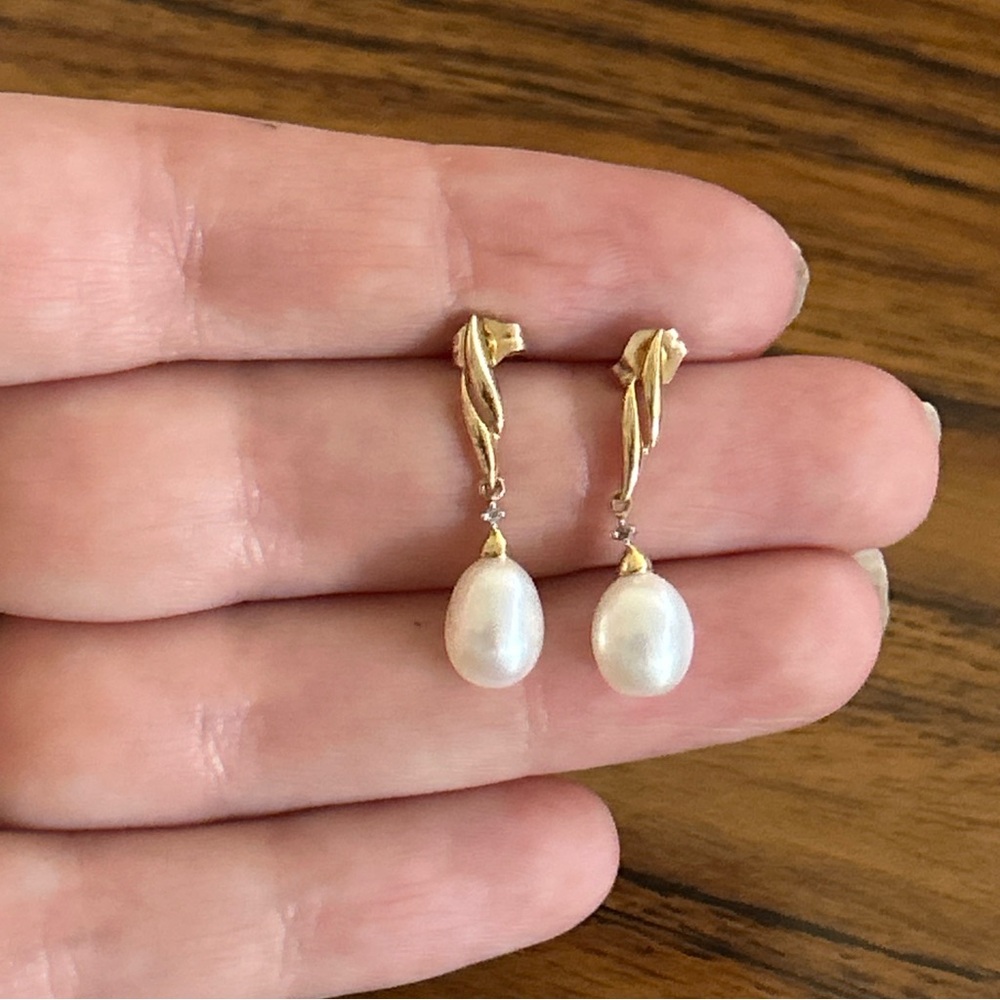 Vintage 10K Yellow Gold Pearl Diamond Accent Wedding Perfect Dangle Earrings